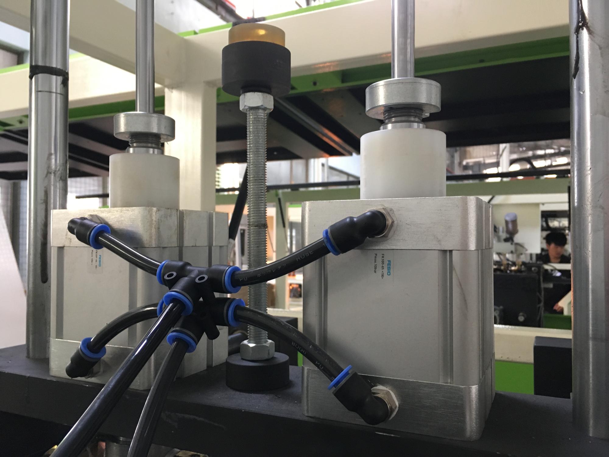 China-3-7L-eetbare-olie-fles-maken (1)